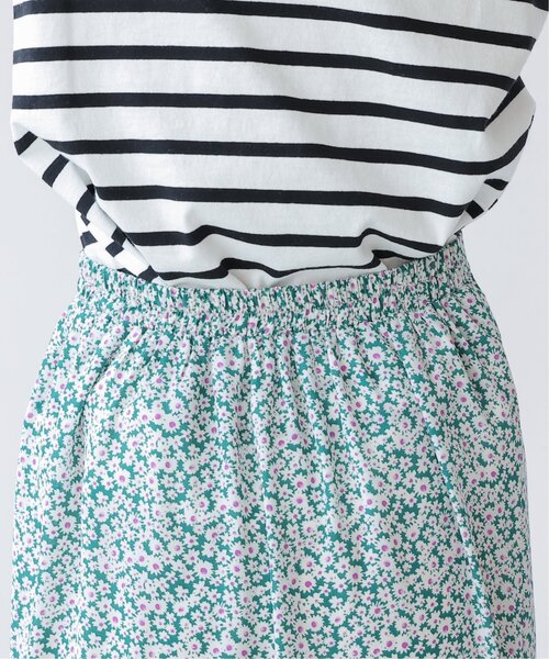 frames RAY CASSIN（フレームスレイカズン）の「デシンデイジー柄マーメイドスカート（スカート・レディース・ブラック/グリーン・FREE）」の8枚目の写真