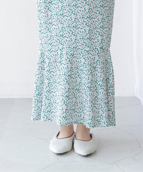 frames RAY CASSIN（フレームスレイカズン）の「デシンデイジー柄マーメイドスカート（スカート・レディース・ブラック/グリーン・FREE）」の10枚目の写真