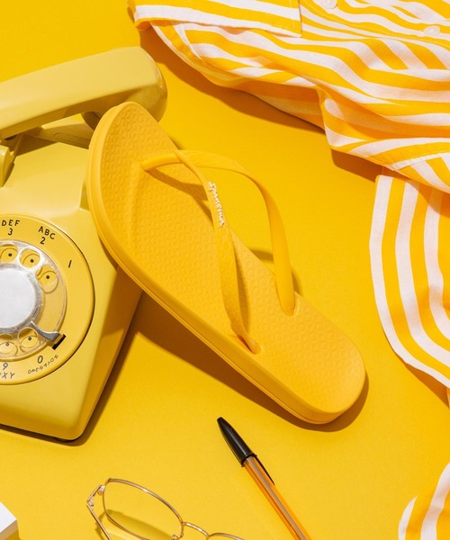 IPANEMA（イパネマ）の「Ipanema / “ANAT COLORS”  ビーチサンダル（サンダル・レディース・ホワイト系/ピンク系1/ライトイエロー/ブラック系/イエロー系/カーキ系/カーキ/ライトグリーン・36/35/37/34/38）」の7枚目の写真