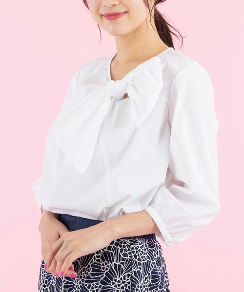 Rose Tiara（ローズティアラ）の「変形リボンブラウス（シャツ/ブラウス・レディース・ネイビー/オフホワイト・46/42/38）」の20枚目の写真