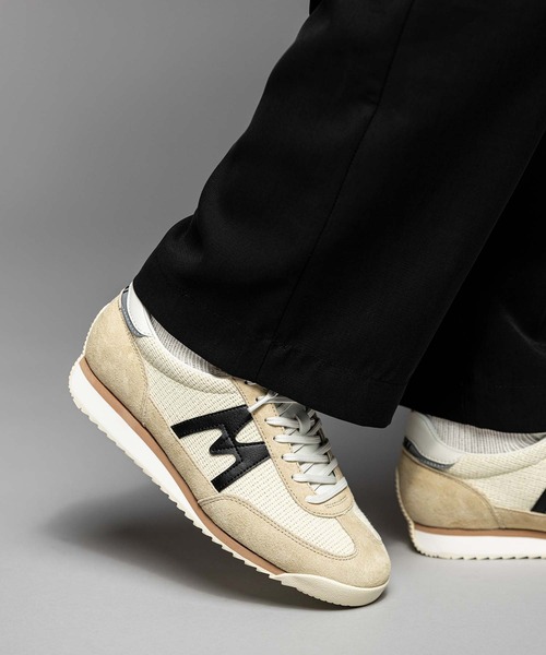 KARHU(カルフ)の「KARHU / “MESTARI” スニーカー(スニーカー・レディース・ブラック系/グレー系その他/モスグリーン/ベージュ/レッド系/ライトブルー/ブルー系/オレンジ系・10/6/5/4/7/11/9/8)」の3枚目の写真