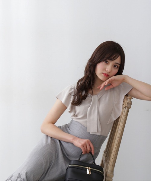 PROPORTION BODY DRESSING（プロポーションボディドレッシング）の「【美人百花6月号タイアップ商品】フレアスリーブボウタイニット / 1212170500（ニット/セーター・レディース・ベージュ/ブルー/ブラック・MEDIUM/SMALL）」の2枚目の写真