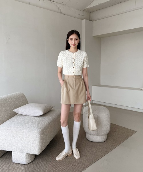 by muni:r（バイ ムニール）の「ケーブルクロップドニットカーディガン（ニット/セーター・レディース・ベージュ/ネイビー/アイボリー・FREE）」の6枚目の写真