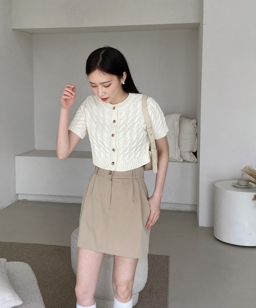 by muni:r（バイ ムニール）の「ケーブルクロップドニットカーディガン（ニット/セーター・レディース・ベージュ/ネイビー/アイボリー・FREE）」の7枚目の写真