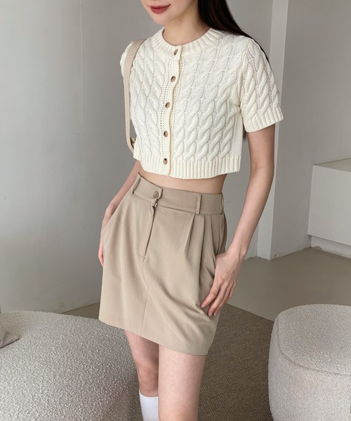 by muni:r（バイ ムニール）の「ケーブルクロップドニットカーディガン（ニット/セーター・レディース・ベージュ/ネイビー/アイボリー・FREE）」の8枚目の写真