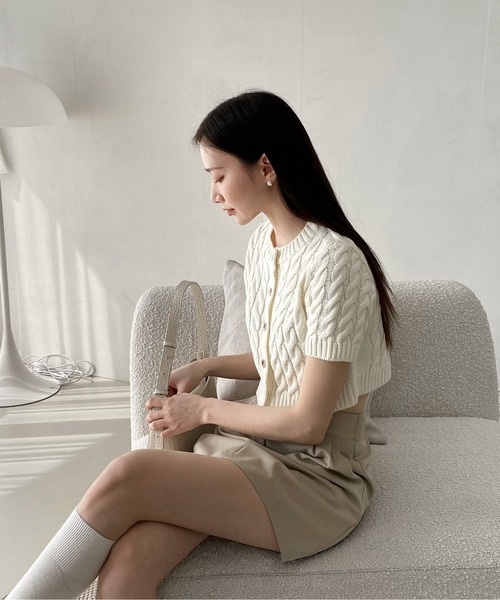 by muni:r（バイ ムニール）の「ケーブルクロップドニットカーディガン（ニット/セーター・レディース・ベージュ/ネイビー/アイボリー・FREE）」の17枚目の写真