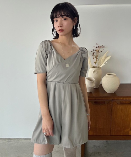 Jewelobe(ジュエローブ)の「タックカシュクールショートオールインワン(つなぎ/オールインワン・レディース・グレー/ブラック・FREE)」の17枚目の写真