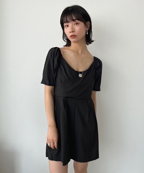 Jewelobe(ジュエローブ)の「タックカシュクールショートオールインワン(つなぎ/オールインワン・レディース・グレー/ブラック・FREE)」の11枚目の写真