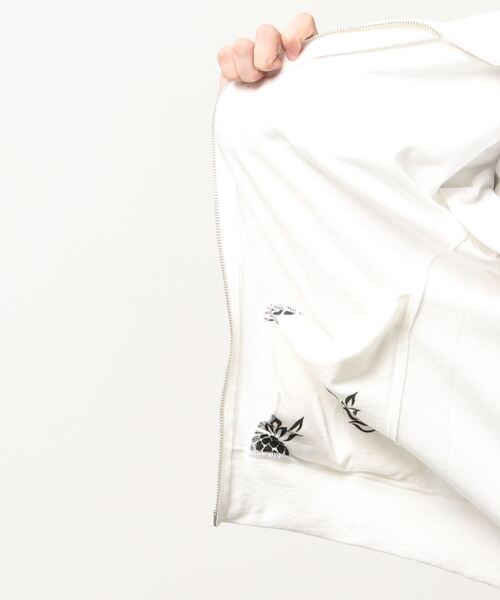 maxsix（マックスシックス）の「【雑誌 2022年5月号Safari掲載商品】maxsix x B'2nd/パイナップルパイルパーカー（パーカー・メンズ・ホワイト/ネイビー/グリーン・MEDIUM/LARGE）」の6枚目の写真