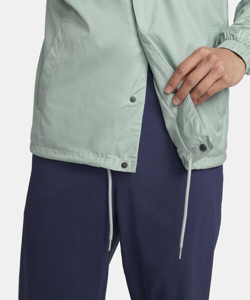 NIKE SB(ナイキエスビー)の「ナイキ SB シールド メンズ コーチ ジャケット / Nike SB Shield Men's Coaches Jacket(ナイロンジャケット・メンズ・オリーブ/グレー系その他2・S/M/L/2XL/XL/XS)」の6枚目の写真