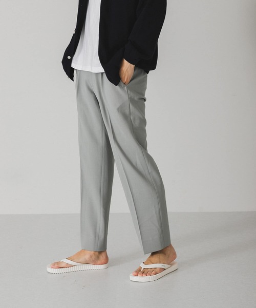 URBAN RESEARCH DOORS(アーバンリサーチドアーズ)の「ドライパナマ ストレートトラウザー(その他パンツ・メンズ・グレー/グリーン/ネイビー・SMALL/MEDIUM/LARGE)」の2枚目の写真