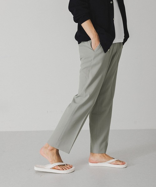 URBAN RESEARCH DOORS(アーバンリサーチドアーズ)の「ドライパナマ ストレートトラウザー(その他パンツ・メンズ・グレー/グリーン/ネイビー・SMALL/MEDIUM/LARGE)」の4枚目の写真