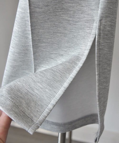 Mela(メラ)の「Side slit sweat pants(スウェットパンツ・レディース・ホワイト/ブラック/グレー・M/L/S)」の6枚目の写真