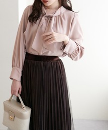natural couture（ナチュラルクチュール）の「WEB限定カラーあり/袖口パールノット結びボータイブラウス（シャツ/ブラウス・レディース）」