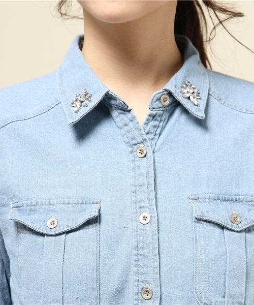 INGNI（イング）の「【6/19ヒルナンデスご紹介商品】装飾付デニム/シャツ-2015SS-（シャツ/ブラウス・レディース・ブルー/ブルー系その他・MEDIUM）」の7枚目の写真
