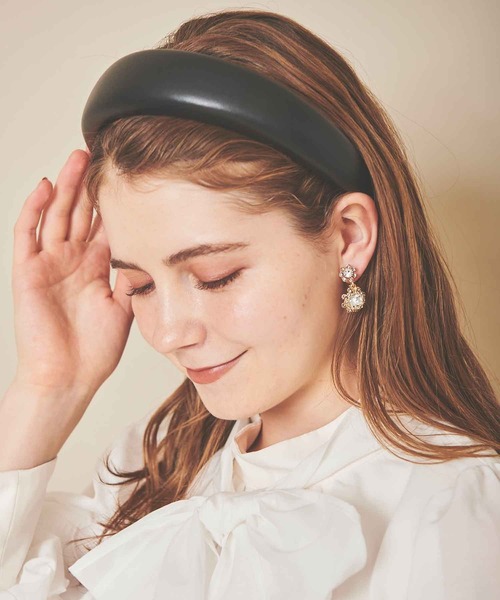 31 Sons de mode（トランテアン　ソン　ドゥ　モード）の「フラワーモチーフビジューイヤリング（イヤリング・レディース・シルバー/ブルー・フリー）」の2枚目の写真