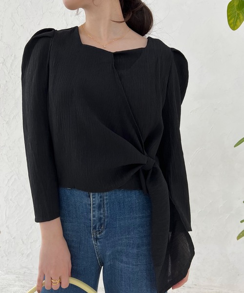 Lamoa（ラモア）の「Lamoa/スクエアネック フロントデザイン ブラウス（シャツ/ブラウス・レディース・ホワイト/ブラック/ブラウン・MEDIUM/LARGE）」の3枚目の写真