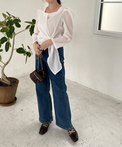 Lamoa（ラモア）の「Lamoa/スクエアネック フロントデザイン ブラウス（シャツ/ブラウス・レディース・ホワイト/ブラック/ブラウン・MEDIUM/LARGE）」の4枚目の写真