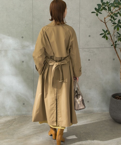 URBAN RESEARCH ROSSO（アーバンリサーチロッソ）の「オーバートレンチコート（トレンチコート・レディース・ベージュ/カーキ・38/36）」の12枚目の写真