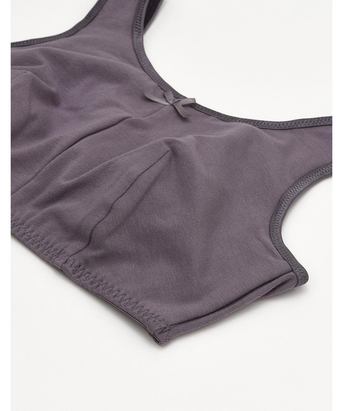 AMPHI（アンフィ）の「【ナイトアップブラ･眠っている間のバストをサポート】シンプル無地 LLサイズ(ノンワイヤーナイト用ブラ)（ナイトブラ・レディース・ネイビー/スモークグレー/スモークピンク/グレイッシュベージュ/ブラック/ターコイズブルー/ライトピンク・LL）」の15枚目の写真