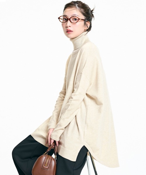 coca（coca）（コカ）の「テールカットタートルネック ニットチュニック（ニット/セーター・レディース・グレー/ブラック/ネイビー/アイボリー/ベージュ/ダークブラウン/オートミール・M/L/S）」の6枚目の写真