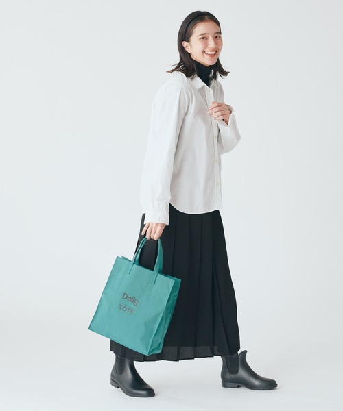 Daily russet(デイリー ラシット)の「【撥水キャンバス】アイコントートバッグ(M)(トートバッグ・レディース・ブラック/ベージュ/ブルー/グリーン/サーモンピンク/チャコール・FREE)」の16枚目の写真