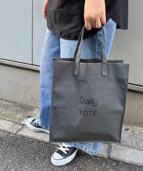 Daily russet(デイリー ラシット)の「【撥水キャンバス】アイコントートバッグ(M)(トートバッグ・レディース・ブラック/ベージュ/ブルー/グリーン/サーモンピンク/チャコール・FREE)」の8枚目の写真