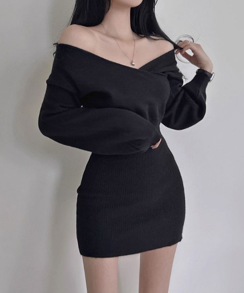 Vipoa（ヴィポア）の「Vネックタイトニットミニワンピ（ワンピース・レディース・ブラック/グレー/ホワイト/ベージュ・FREE）」の8枚目の写真