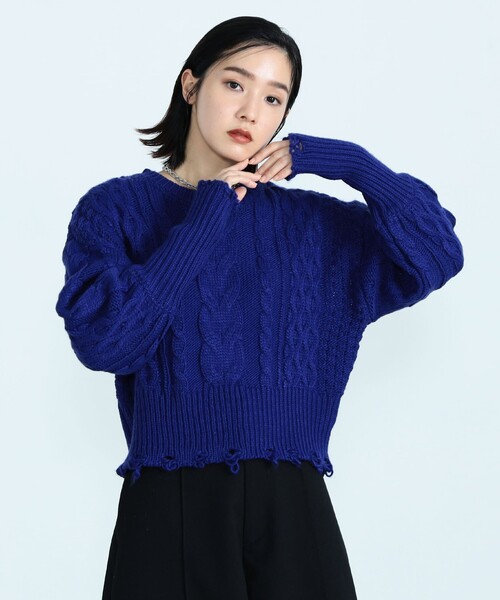 fredy emue(フレディエミュ)の「ケーブル柄ダメージニット(ニット/セーター・レディース・チャコールグレー/パープル/アイボリー・38)」の1枚目の写真