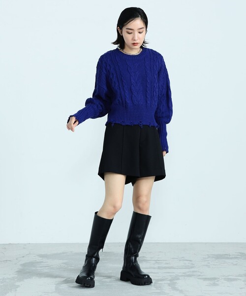 fredy emue(フレディエミュ)の「ケーブル柄ダメージニット(ニット/セーター・レディース・チャコールグレー/パープル/アイボリー・38)」の4枚目の写真