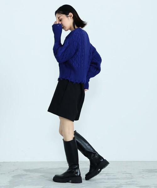 fredy emue(フレディエミュ)の「ケーブル柄ダメージニット(ニット/セーター・レディース・チャコールグレー/パープル/アイボリー・38)」の14枚目の写真