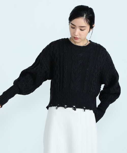 fredy emue(フレディエミュ)の「ケーブル柄ダメージニット(ニット/セーター・レディース・チャコールグレー/パープル/アイボリー・38)」の11枚目の写真