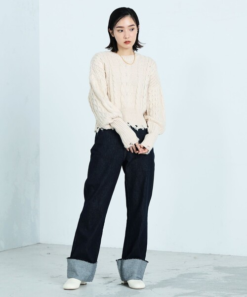 fredy emue(フレディエミュ)の「ケーブル柄ダメージニット(ニット/セーター・レディース・チャコールグレー/パープル/アイボリー・38)」の17枚目の写真