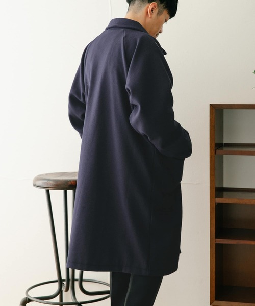 ITEMS URBANRESEARCH（アイテムズ アーバンリサーチ）の「ウールライクメルトン バルマカーンコート（ステンカラーコート・メンズ・チャコールグレー/ブラック/ネイビー・MEDIUM/LARGE）」の20枚目の写真