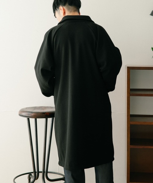 ITEMS URBANRESEARCH（アイテムズ アーバンリサーチ）の「ウールライクメルトン バルマカーンコート（ステンカラーコート・メンズ・チャコールグレー/ブラック/ネイビー・MEDIUM/LARGE）」の17枚目の写真
