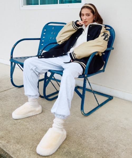 BLONDEY（ブロンディ）の「フェイクファーボリュームサンダル（サンダル・レディース・ブラック/アイボリー/モカ・MEDIUM/LARGE）」の16枚目の写真