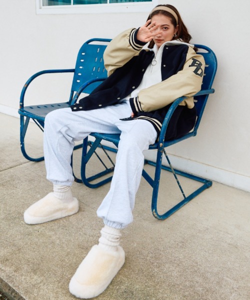 BLONDEY（ブロンディ）の「フェイクファーボリュームサンダル（サンダル・レディース・ブラック/アイボリー/モカ・MEDIUM/LARGE）」の17枚目の写真