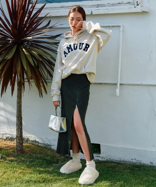 BLONDEY（ブロンディ）の「フェイクファーボリュームサンダル（サンダル・レディース・ブラック/アイボリー/モカ・MEDIUM/LARGE）」の7枚目の写真