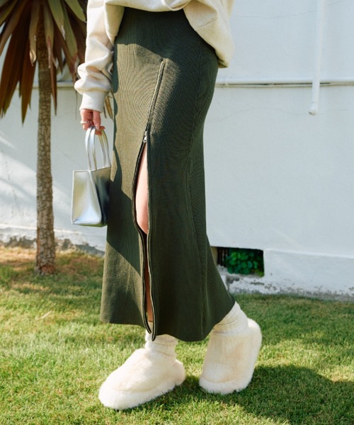 BLONDEY（ブロンディ）の「フェイクファーボリュームサンダル（サンダル・レディース・ブラック/アイボリー/モカ・MEDIUM/LARGE）」の8枚目の写真