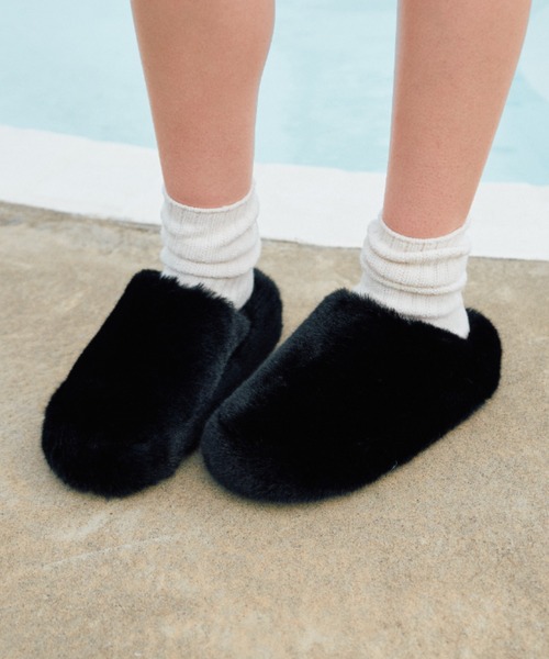 BLONDEY（ブロンディ）の「フェイクファーボリュームサンダル（サンダル・レディース・ブラック/アイボリー/モカ・MEDIUM/LARGE）」の20枚目の写真