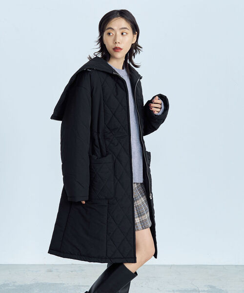 fredy emue（フレディエミュ）の「キルティングフードZIPコート（ダウンジャケット/コート・レディース・ブラック/オフホワイト・38）」の7枚目の写真