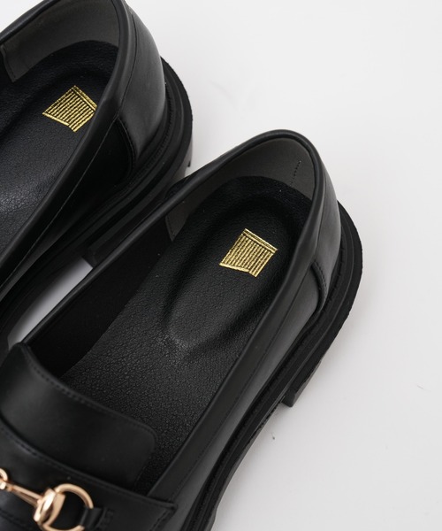 COLONY 2139（コロニートゥーワンスリーナイン）の「ビット付き厚底ローファー（ローファー・メンズ・ブラック・MEDIUM/LARGE）」の6枚目の写真