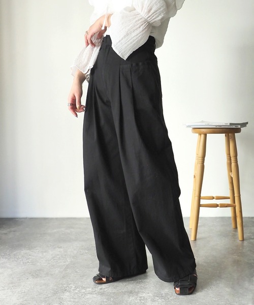 Riberry(リベリー)の「サイドポケットタックワイドパンツ(その他パンツ・レディース・ブラック/カーキ/ベージュ・MEDIUM)」の12枚目の写真