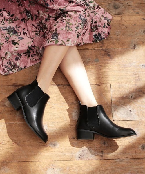 LibertyDoll（リバティードール）の「Liberty Doll / 美シルエットサイドゴアブーツ（ブーツ・レディース・ダークブラウン/ネイビー/ブラック/ブラック系その他/ブラウン系その他/ベージュ・SS/M/L/3L/S）」の2枚目の写真