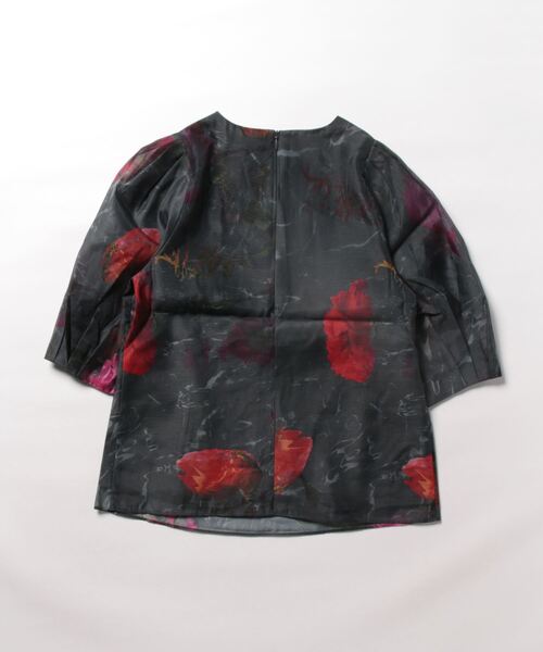 Ted Baker（テッドベーカー）の「AYYMEE フラワープリント クロップド Ted Baker フラワープリント クロップド パフスリーブ ブラウス
