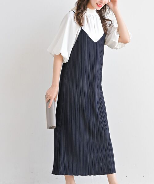 rps（アールピーエス）の「カットプリーツキャミワンピース（ワンピース・レディース・ブラウン/ブラック/グレイッシュブルー/グリーン/グレイッシュベージュ/ブラック系その他3/ネイビー/ブラック系その他2/ライトカーキ/カーキ/モカ/チャコールグレー・フリー）」の11枚目の写真