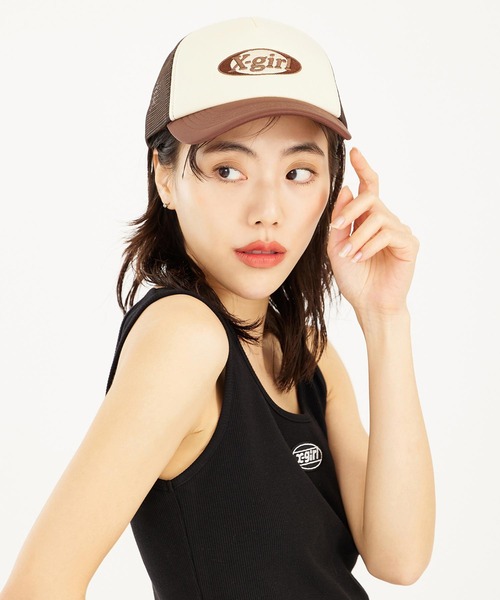 X-girl(エックスガール)の「OVAL LOGO TRUCKER CAP(キャップ・レディース・ブラウン/グレー/ブラック・ONE SIZE)」の7枚目の写真