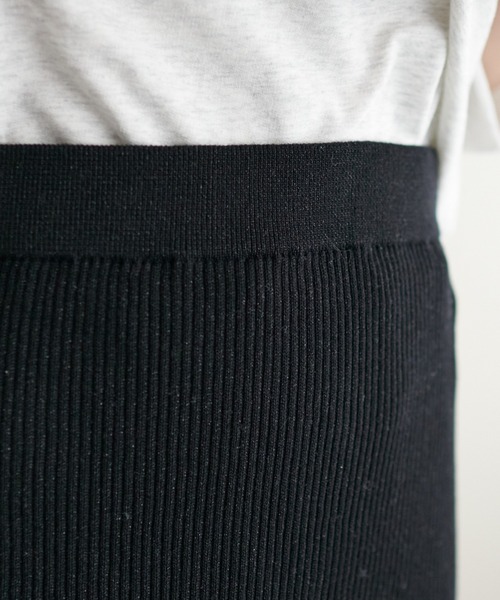 DISCOAT（ディスコート）の「ラメリブナローニットスカート（スカート・レディース・ブラック/ライトベージュ/ブラウン/ライム・FREE）」の13枚目の写真