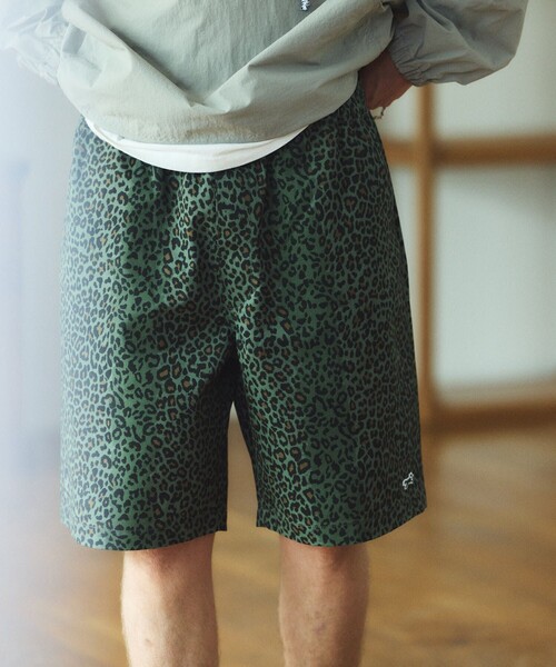 TOWNCRAFT（タウンクラフト）の「TOWN CRAFT/タウンクラフト 別注 ワンポイント イージーツイルショーツ/ドライタッチ ハーフパンツ（チノパンツ・メンズ・カーキ/ブラック/オリーブ/アイボリー/レオパード・SMALL/MEDIUM/LARGE）」の5枚目の写真