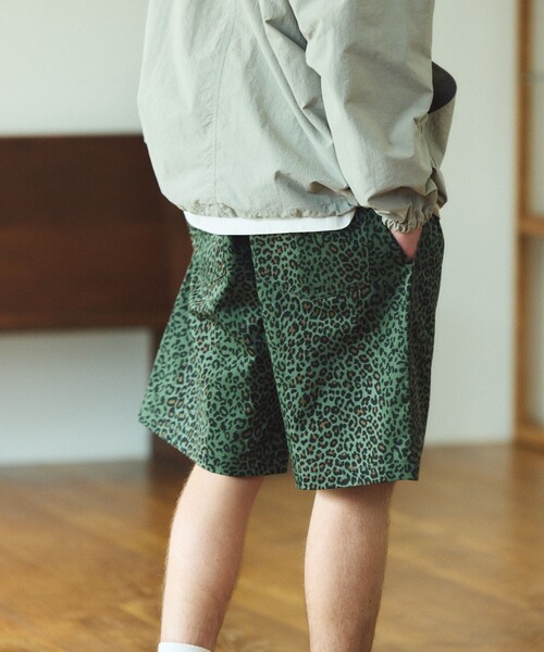 TOWNCRAFT（タウンクラフト）の「TOWN CRAFT/タウンクラフト 別注 ワンポイント イージーツイルショーツ/ドライタッチ ハーフパンツ（チノパンツ・メンズ・カーキ/ブラック/オリーブ/アイボリー/レオパード・SMALL/MEDIUM/LARGE）」の6枚目の写真